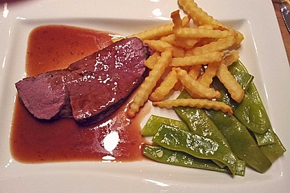 Wildbraten in Rotwein-Preiselbeersauce mit Bandnudeln 1