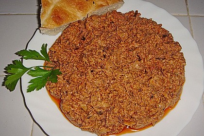 Sudanesischer Auberginensalat mit Erdnuss - Joghurtcreme