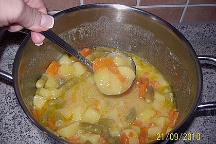 Gemüsesuppe mit Einbrenn nach Wunderoma 1