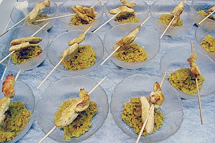 Gelbes Linsenp&uuml;ree mit Gefl&uuml;gelspie&szlig; 1