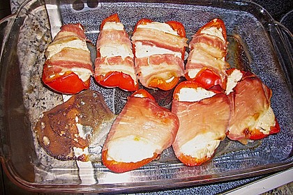 Frischk&auml;se - Paprika - Schiffchen im Speckmantel 11