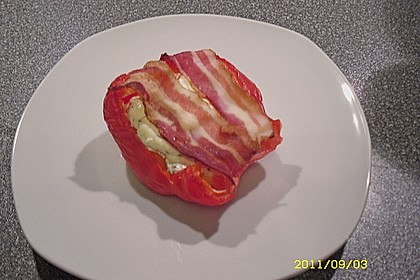 Frischk&auml;se - Paprika - Schiffchen im Speckmantel 15