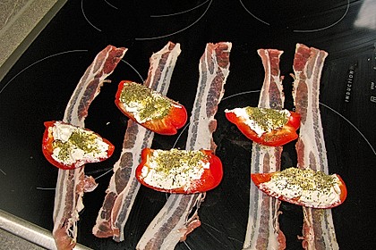 Frischk&auml;se - Paprika - Schiffchen im Speckmantel 23