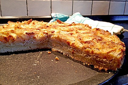 Apfelkuchen mit Rahm - Nuss - Guss 5