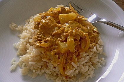 Exotische Thunfisch - So&szlig;e zu Reis