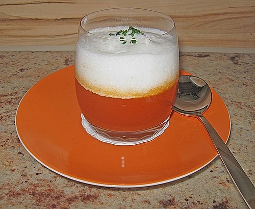 Tomatensuppe mit Basilikumschaum (Rezept mit Bild) | Chefkoch.de