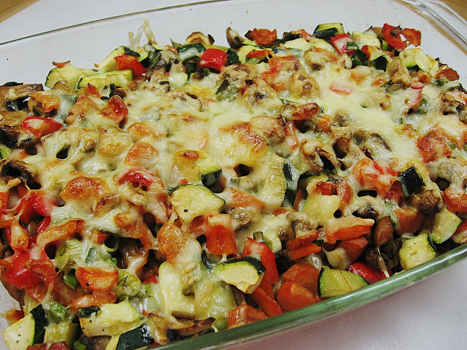 Gemüseauflauf mit Kartoffeln und Schnitzelfleisch (Rezept mit Bild ...