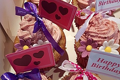 Strawberry - Cupcakes bzw. Erdbeer - Cupcakes