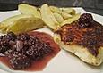 H&auml;hnchenbrustfilet mit Brombeersauce und Backofenkartoffeln