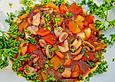 Rotbarscheintopf mit Paprika und Tomaten