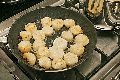 Jakobsmuscheln mit Quellersalat 2