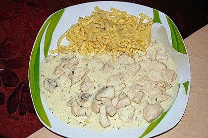H&auml;hnchengeschnetzeltes in Joghurt - Sahne - So&szlig;e 1