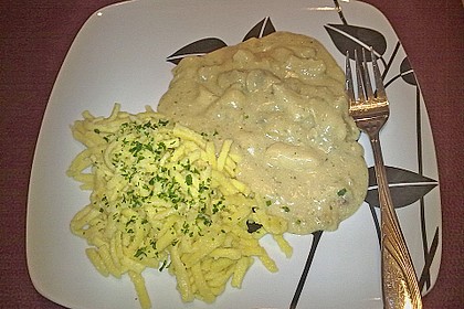 H&auml;hnchengeschnetzeltes in Joghurt - Sahne - So&szlig;e 3