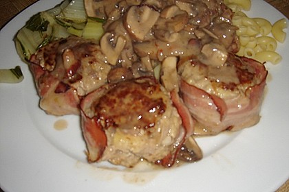 Hackmedaillons in pikanter Pilzsauce 6