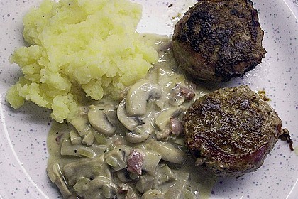 Hackmedaillons in pikanter Pilzsauce 4