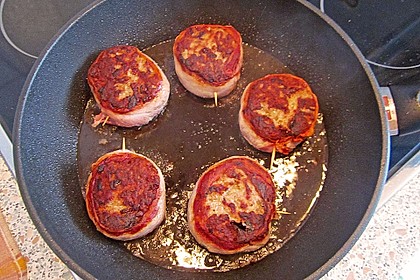 Hackmedaillons in pikanter Pilzsauce 12