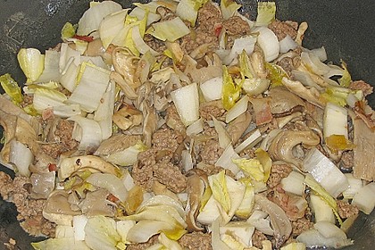 Hackpfanne mit Chicoree und Austernpilzen 2