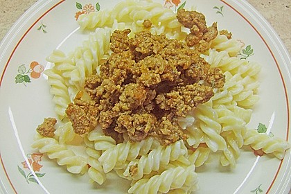Nudeln mit Joghurt und Hackfleischsauce 6