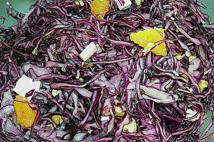Rotkohlsalat mit Schafsk&auml;se