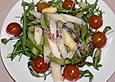 Spargelsalat mit Tomaten, Rucola und Pecorinoschiffchen