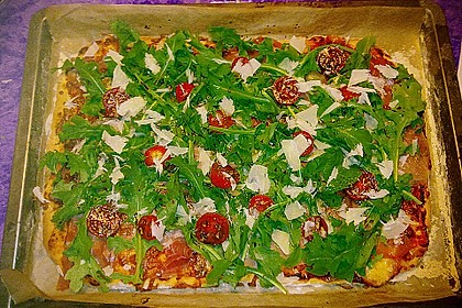 Rucola - Pizza mit Parmaschinken 24