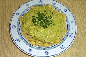 Tagliatelle mit Zucchini - Kräutersoße