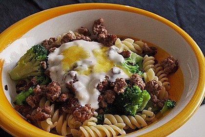 Brokkoli - Hackfleisch - Nudeln mit Joghurt 1