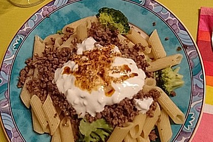 Brokkoli - Hackfleisch - Nudeln mit Joghurt 9