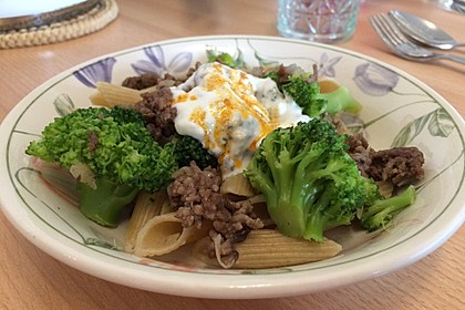 Brokkoli - Hackfleisch - Nudeln mit Joghurt 17