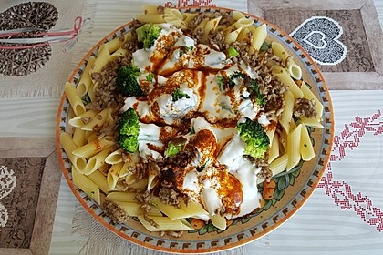 Brokkoli - Hackfleisch - Nudeln mit Joghurt 6