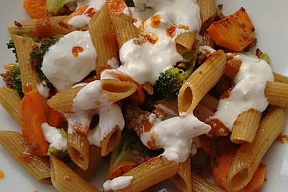 Brokkoli - Hackfleisch - Nudeln mit Joghurt 4