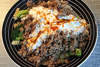 Brokkoli - Hackfleisch - Nudeln mit Joghurt 18