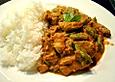Panaengcurry mit Schweinefleisch und Schlangenbohnen