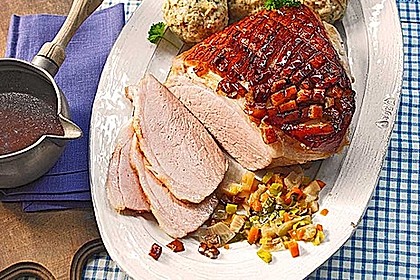 Bayrischer Krustenbraten mit Dunkelbiersoße und Semmelknödeln 2