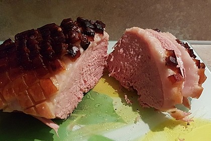 Bayrischer Krustenbraten mit Dunkelbiersoße und Semmelknödeln 6