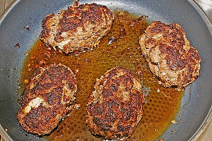 Bifteki mit Schafskäse 10