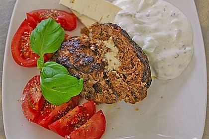 Bifteki mit Schafskäse 4