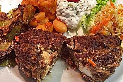 Bifteki mit Schafskäse 1