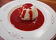 Mandelpudding mit Erdbeersauce