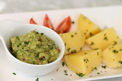 Avocado - Salsa an Pellkartoffeln