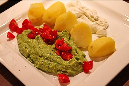 Avocado - Salsa an Pellkartoffeln