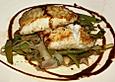 Gebratenes Fischfilet auf warmem Gem&uuml;sesalat