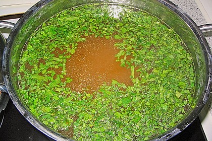 Rindfleischsuppe mit H&ouml;rnli