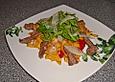 Selbstgemachte Bandnudeln mit Rinderfiletstreifen in Salbeibutter und Rucola