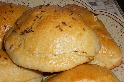 Mit Schafsk&auml;se gef&uuml;llte Br&ouml;tchen 2