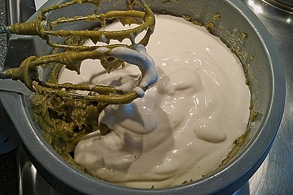 Gr&uuml;ner Tee Kuchen 4
