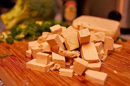 Brokkoli - Tofu - Pfanne mit Erdnussso&szlig;e 16