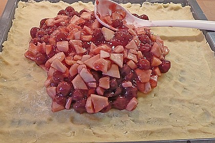 Feine Kirschschnitten mit Mandelstreuseln 2
