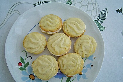Geb&auml;ck mit wei&szlig;er Schokolade