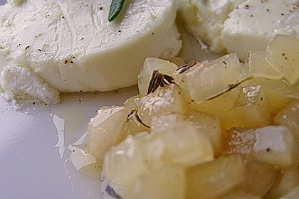 Gegrillter Ziegenfrischk&auml;se mit Birnenchutney